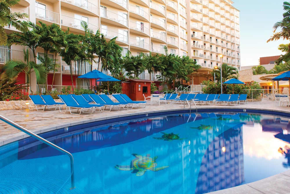 Imagen de la piscina del Hotel Club Wyndham At Waikiki Beach Walk. Foto 19