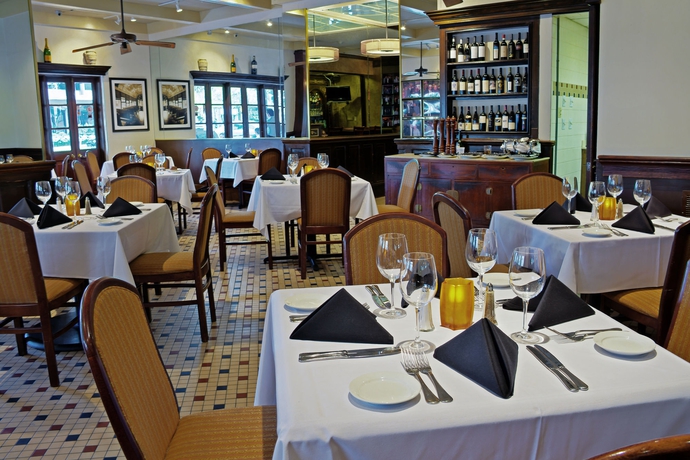 Imagen del bar/restaurante del Hotel Club Wyndham Avenue Plaza. Foto 3