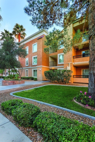 Imagen de los exteriores del Hotel Club Wyndham Desert Rose Resort. Foto 11