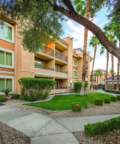 Imagen de los exteriores del Hotel Club Wyndham Desert Rose Resort. Foto 12