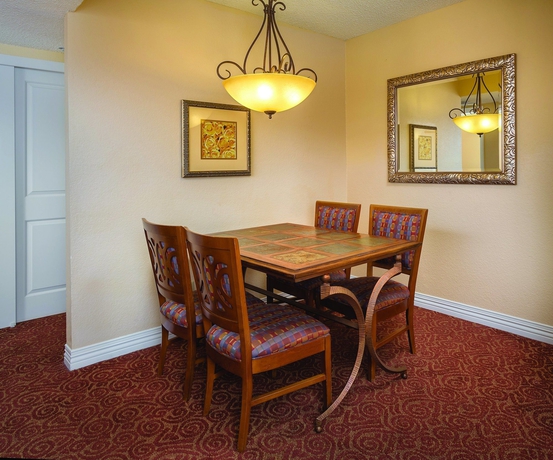 Imagen de la habitación del Hotel Club Wyndham Desert Rose Resort. Foto 7