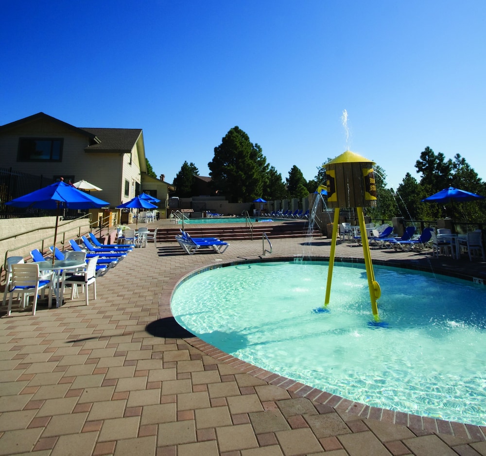 Imagen de la piscina del Hotel Club Wyndham Flagstaff. Foto 19