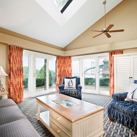 Imagen de la habitación del Hotel Club Wyndham Newport Overlook. Foto 2
