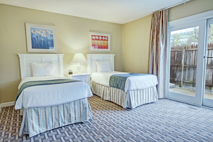 Imagen de la habitación del Hotel Club Wyndham Newport Overlook. Foto 7