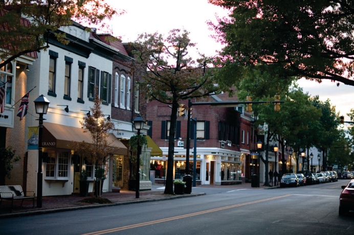 Imagen de los exteriores del Hotel Club Wyndham Old Town Alexandria. Foto 11