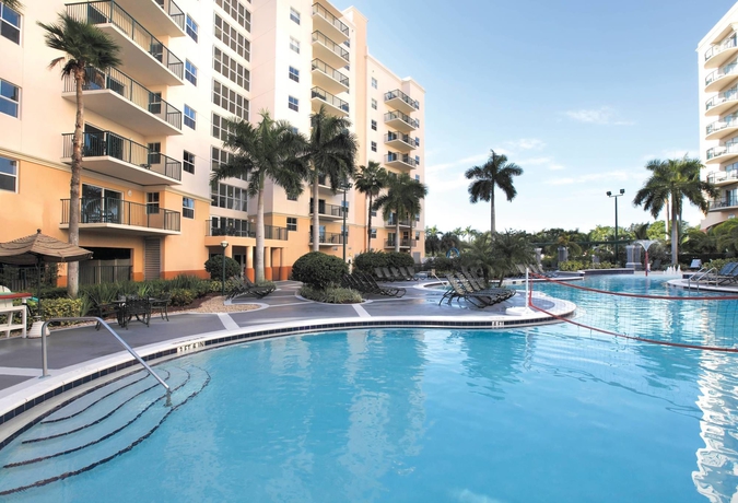 Imagen de la piscina del Hotel Club Wyndham Palm-Aire. Foto 15