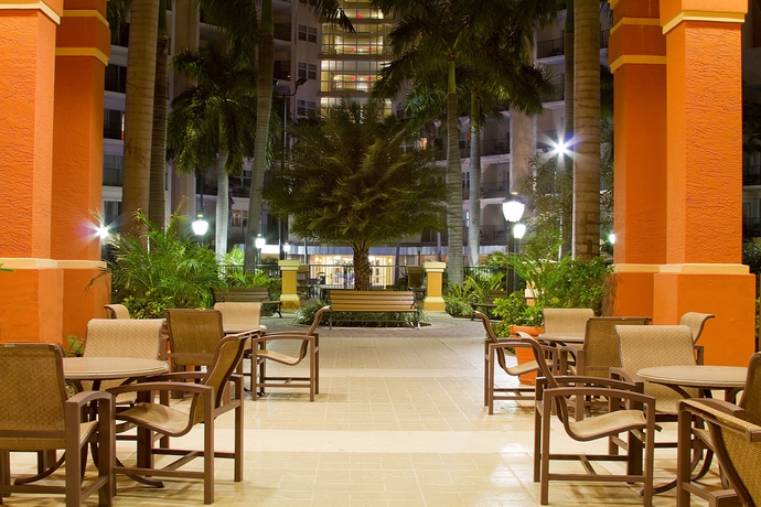 Imagen de los exteriores del Hotel Club Wyndham Palm-Aire. Foto 12