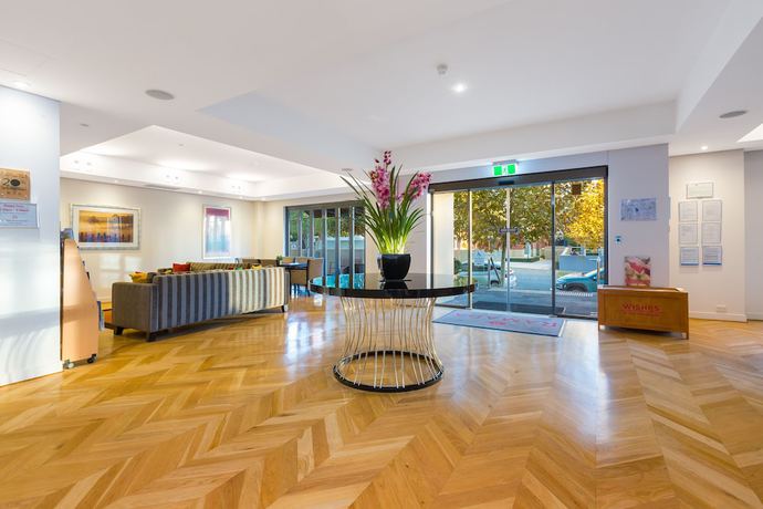 Imagen de los interiores del Hotel Club Wyndham Perth, Trademark Collection By Wyndham. Foto 18