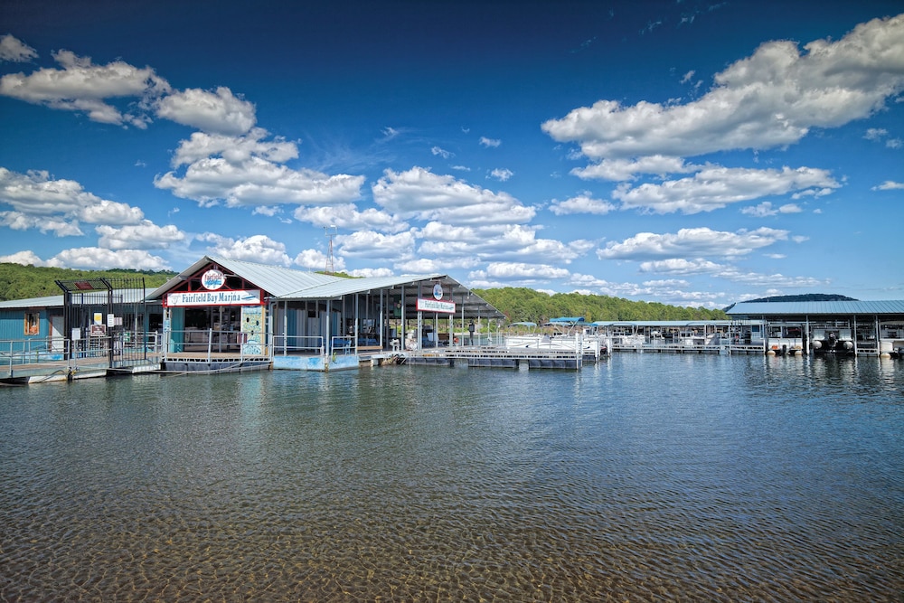 Imagen de los exteriores del Hotel Club Wyndham Resort at Fairfield Bay. Foto 12