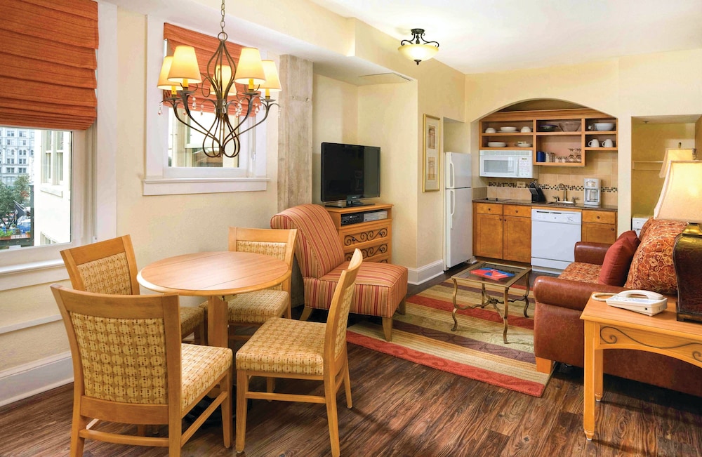 Imagen de la habitación del Hotel Club Wyndham Riverside Suites. Foto 4