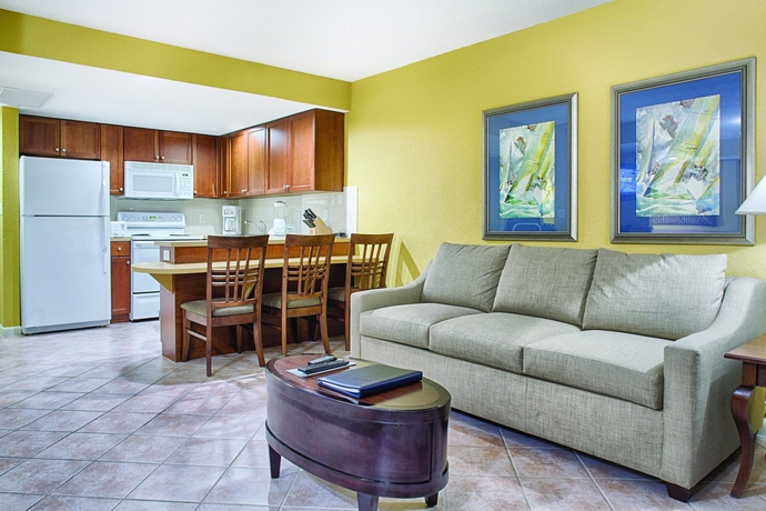 Imagen de la habitación del Hotel Club Wyndham Santa Barbara. Foto 7