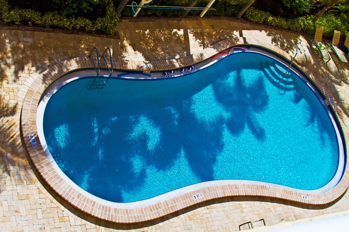 Imagen de la piscina del Hotel Club Wyndham Santa Barbara. Foto 16