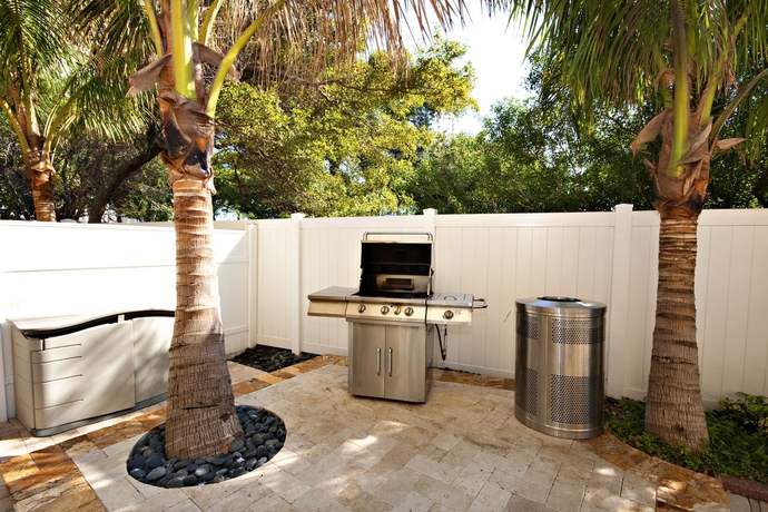 Imagen de los exteriores del Hotel Club Wyndham Santa Barbara. Foto 11