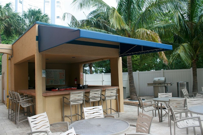 Imagen del bar/restaurante del Hotel Club Wyndham Santa Barbara. Foto 3