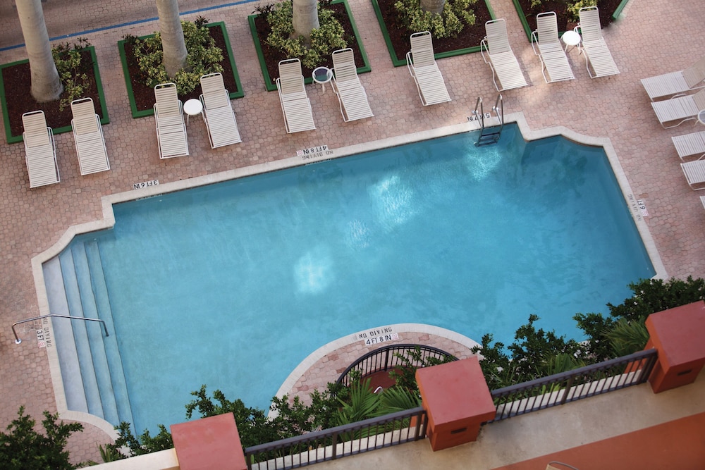 Imagen de la piscina del Hotel Club Wyndham Sea Gardens. Foto 20