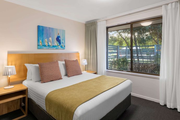 Imagen de la habitación del Hotel Club Wyndham Seven Mile Beach, Trademark Collection. Foto 7
