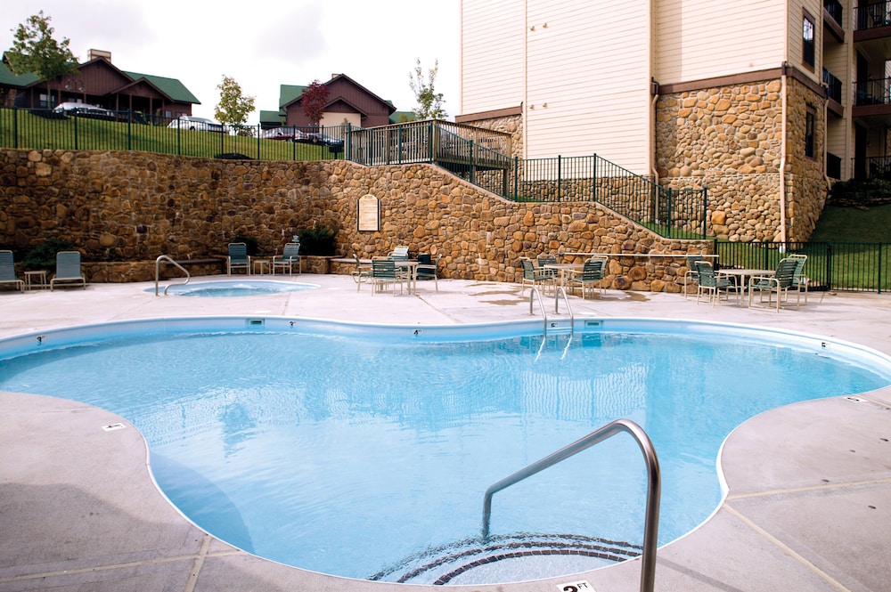 Imagen de la piscina del Hotel Club Wyndham Smoky Mountains. Foto 15