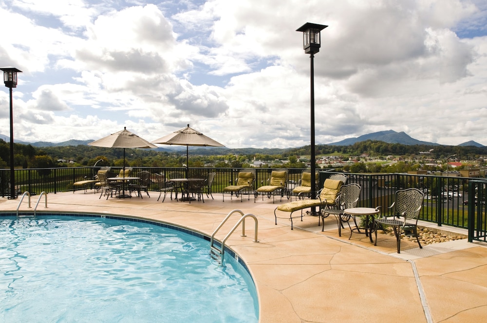 Imagen de la piscina del Hotel Club Wyndham Smoky Mountains. Foto 16