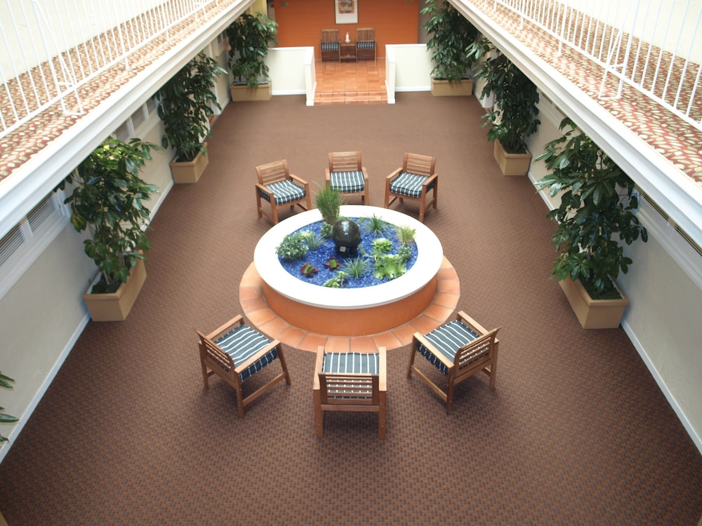 Imagen de los interiores del Hotel Club Wyndham Suites at Fisherman's Wharf. Foto 14