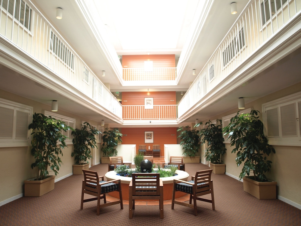 Imagen de los interiores del Hotel Club Wyndham Suites at Fisherman's Wharf. Foto 16