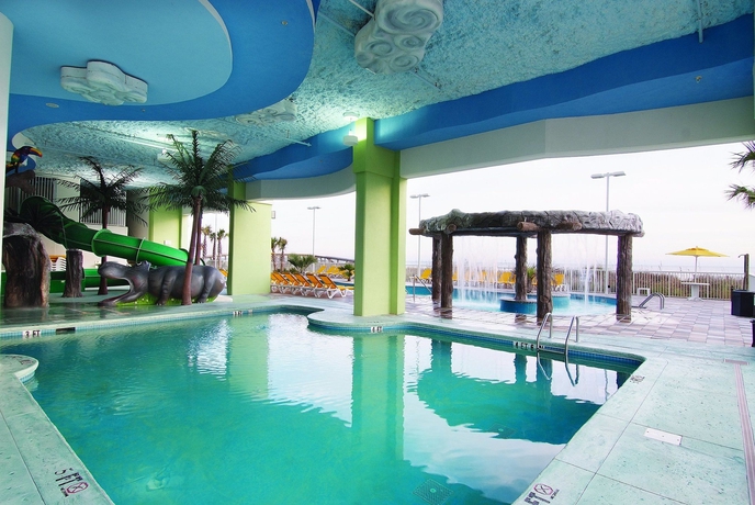 Imagen de la piscina del Hotel Club Wyndham Towers On The Grove. Foto 11
