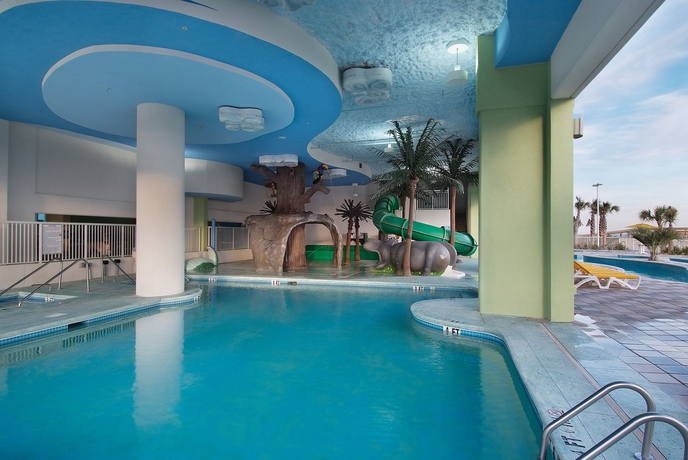 Imagen de la piscina del Hotel Club Wyndham Towers On The Grove. Foto 15