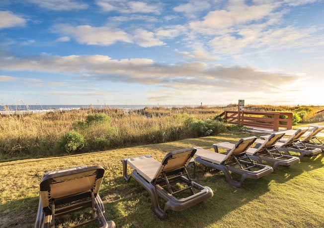 Imagen de los exteriores del Hotel Club Wyndham Westwinds. Foto 16