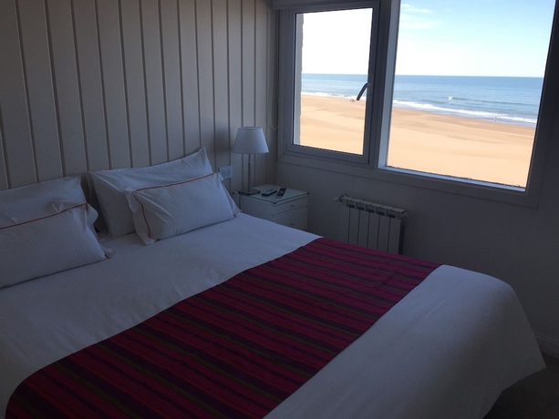 Imagen de la habitación del Hotel Club de Mar Terrazas Cayasta. Foto 3