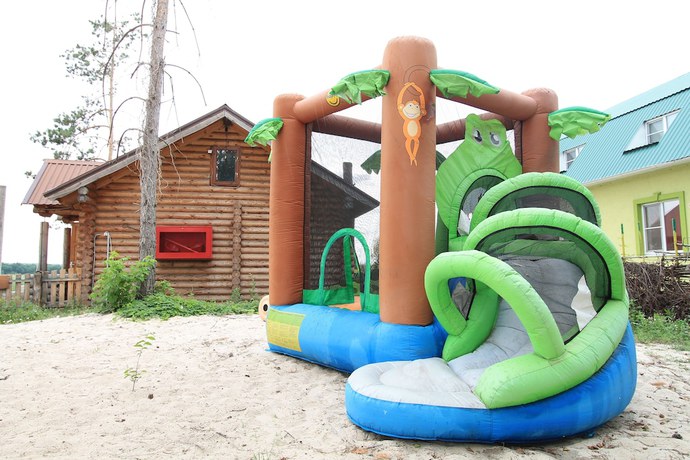 Imagen de los exteriores del Hotel Club-Glukhoman. Foto 15