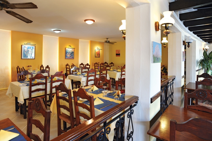 Imagen del bar/restaurante del Hotel Clube Albufeira Garden Village. Foto 2