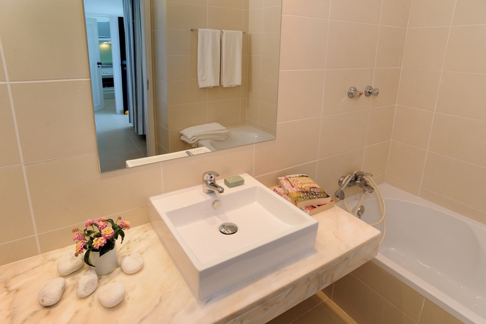 Imagen de la habitación del Hotel Clube Albufeira Garden Village. Foto 5