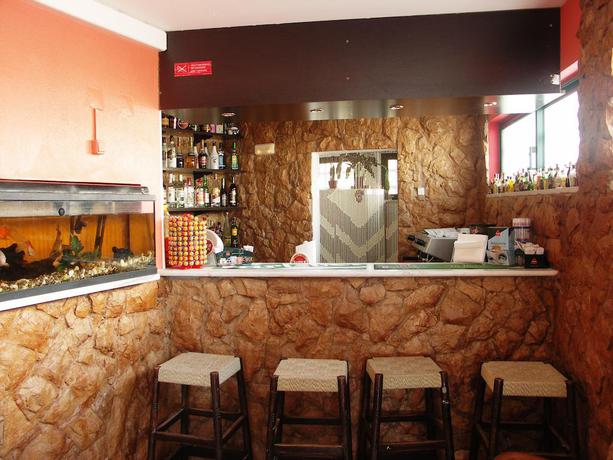 Imagen del bar/restaurante del Hotel Clube Meia Praia. Foto 2