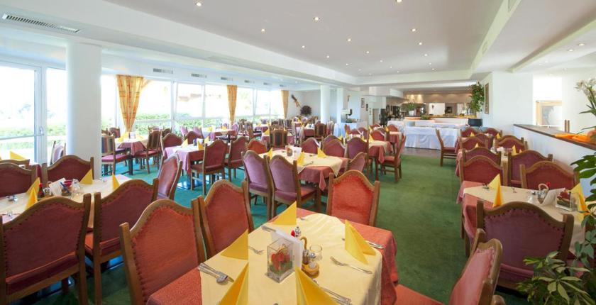 Imagen de los interiores del Hotel Clubhotel G&ouml;tzens. Foto 9