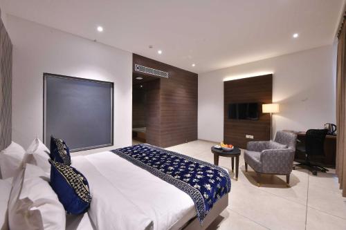 Imagen general del Hotel Clubhouse Morbi, Lalpar. Foto 5
