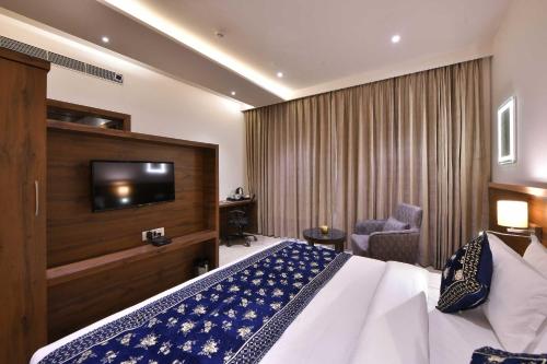 Imagen general del Hotel Clubhouse Morbi, Lalpar. Foto 6