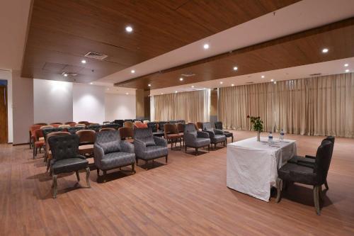 Imagen general del Hotel Clubhouse Morbi, Lalpar. Foto 7