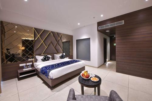 Imagen de la habitación del Hotel Clubhouse Morbi, Lalpar. Foto 20