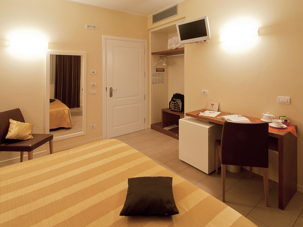 Imagen de la habitación del Hotel Cluentum. Foto 8