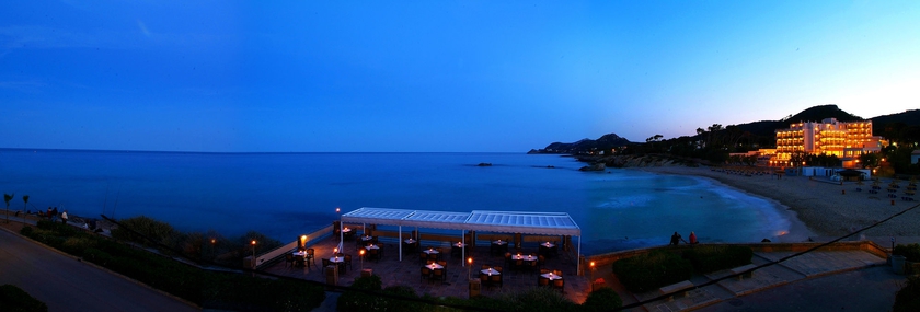 Imagen de los exteriores del Hotel Clumba. Foto 9