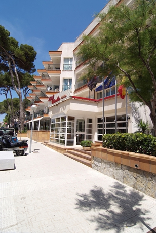 Imagen de los exteriores del Hotel Clumba. Foto 12