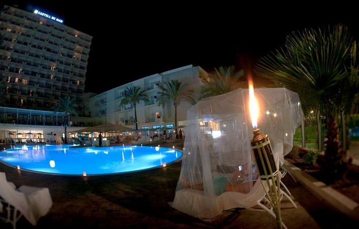 Imagen de la piscina del Hotel Cm Castell De Mar. Foto 7