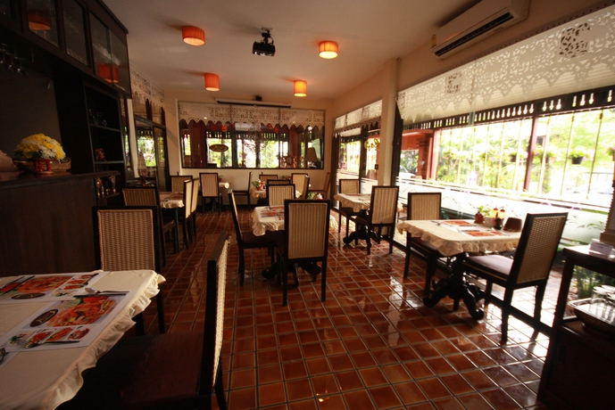 Imagen del bar/restaurante del Hotel Cm Night Bazaar Boutique. Foto 2