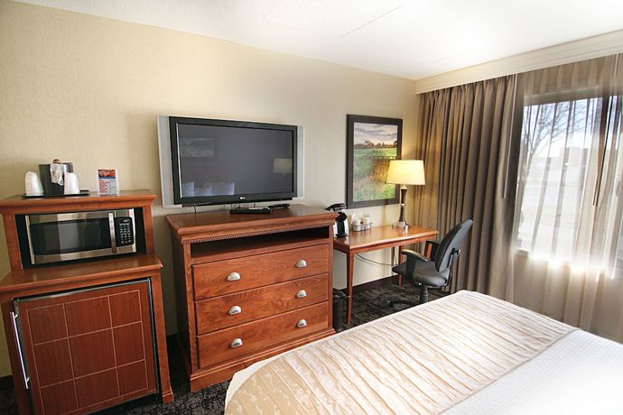 Imagen de la habitación del Hotel C'mon Inn And Suites. Foto 2