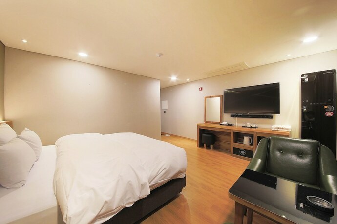 Imagen general del Hotel Cnc 1St Street Hotel. Foto 3