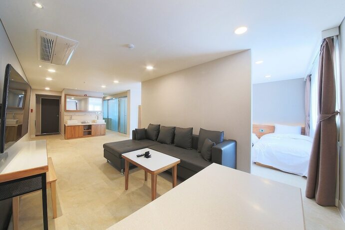 Imagen general del Hotel Cnc 1St Street Hotel. Foto 12