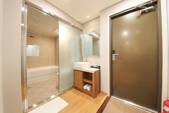 Imagen general del Hotel Cnc 1St Street Hotel. Foto 16