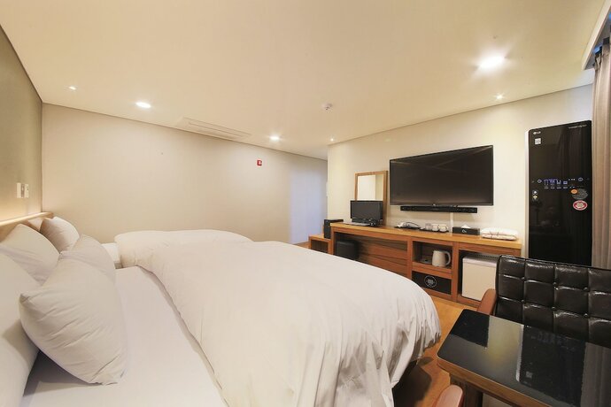 Imagen de la habitación del Hotel Cnc 1St Street Hotel. Foto 20