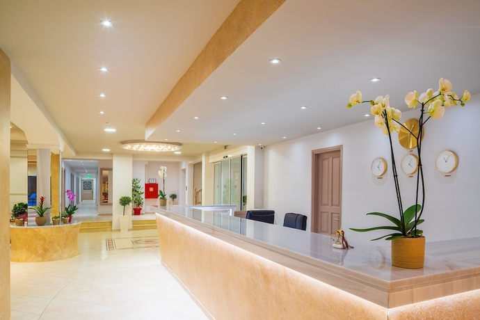 Imagen de los interiores del Hotel Cnic Gemini. Foto 18