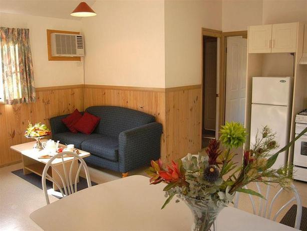 Imagen general del Hotel Coachhouse Marina Resort. Foto 5