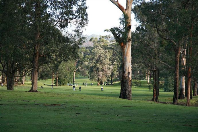 Imagen de los exteriores del Hotel Coachman's Eden. Foto 8